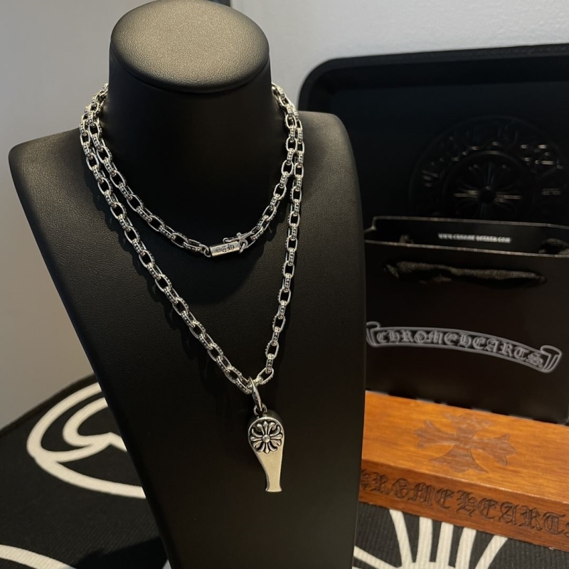 Ch*0me He**ts necklaces